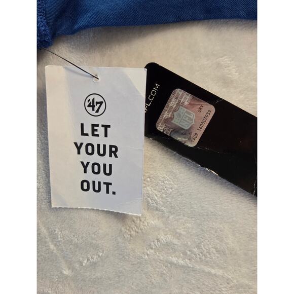 '47 Brand Buffalo Bills Women's NFL Graphic Tee Blue Red Logo NWT Size Large - Picture 8 of 9